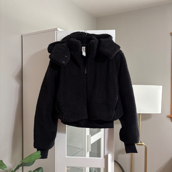 ALO Yoga Jackets & Blazers - ALO Yoga Foxy Sherpa Jacket Black Small